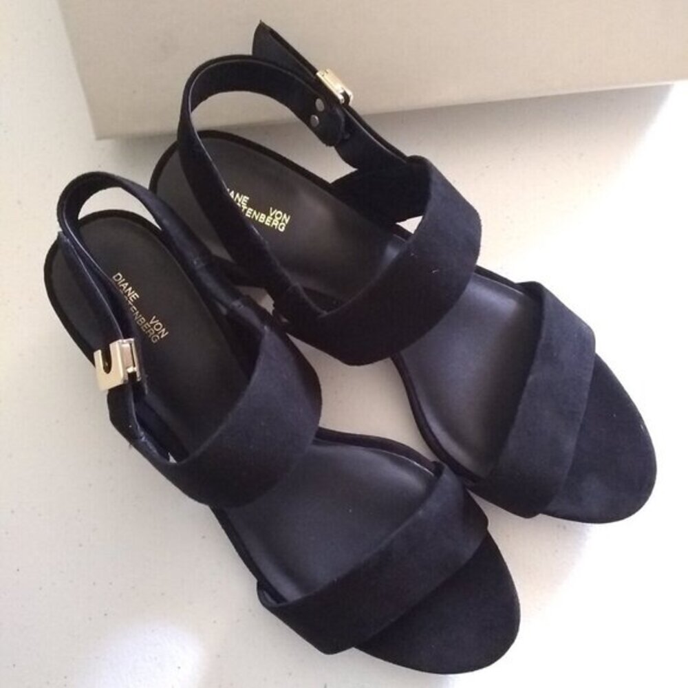 NWB Sz 7.5 ~ Diane von Furstenberg ~ Chic & Upscale Black Strappy Suede Sandals